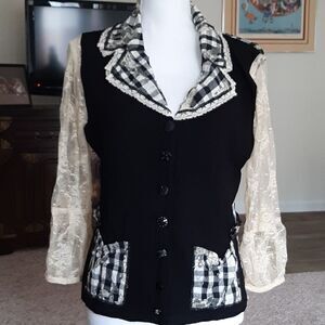 Elaris Vintage black and white top